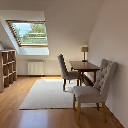 Cozy Near Messe Easy Transport&friendly Host 住宿加早餐酒店