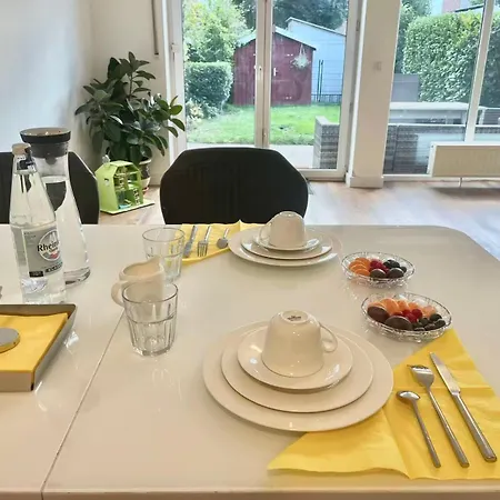 Cozy Near Trade Fair, Airport & Arena Bed & Breakfast 3*